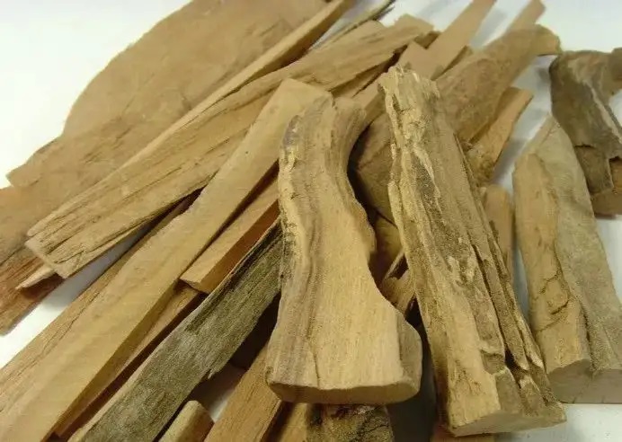 檀木香精如何化工合成？